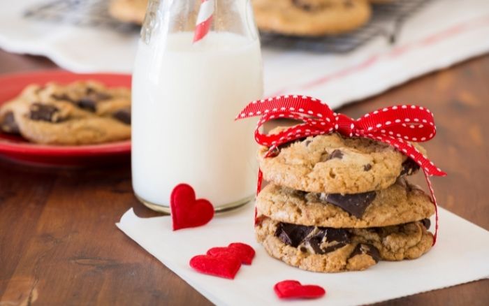 Milk and Chocolate Chip Cookies
